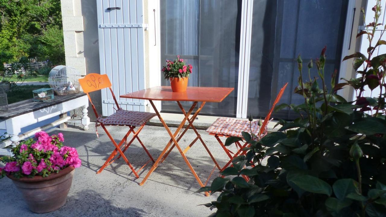 Appartement Le Cabanon à Crillon-le-Brave Extérieur photo